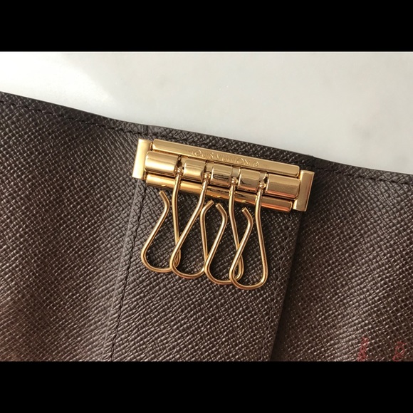 Louis Vuitton 4 Key Holder Damier Ebene - Picture 10 of 11